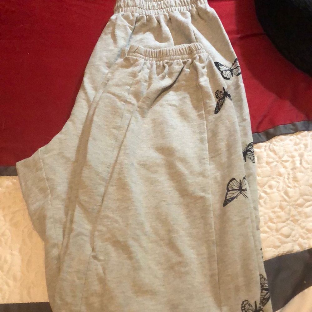 Sweat pants butterfly grey size medium/large with butterfly crop top tan size XL